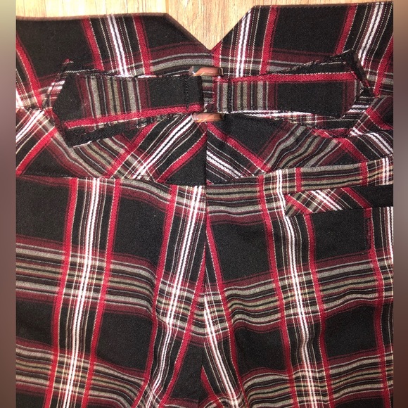 Y2K Plaid Capris - Picture 4 of 6